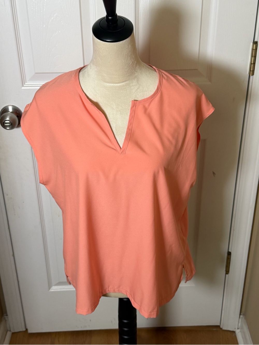 Columbia Coral Split V Cap Sleeve Top L Peach Fall